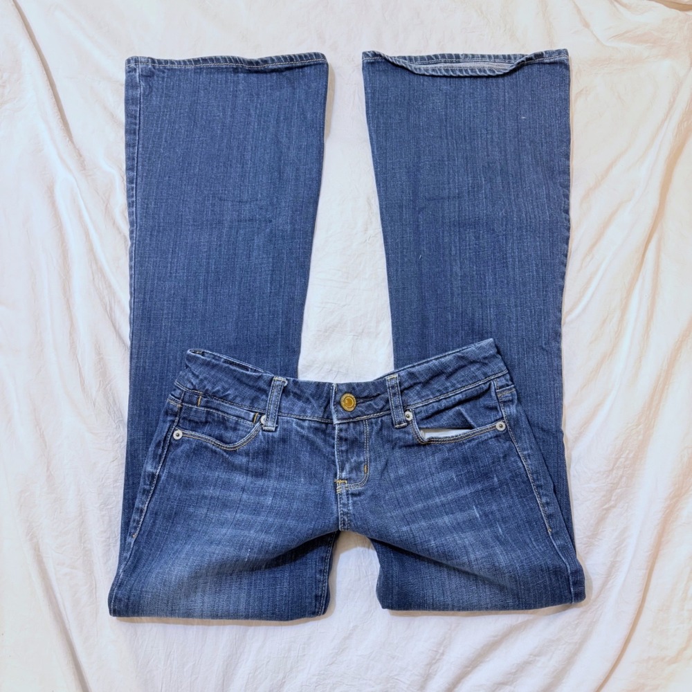 American Eagle Real Soft Low Rise Flare Jeans Medium Wash 0 Short